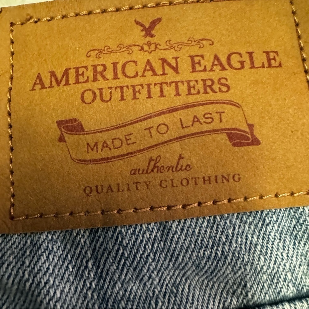 American Eagle Blue Jean Shorts Size 4 Distressed Pockets Zip Front NWT - Picture 6 of 16